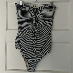 A pea in the pod one piece maternity swim suit